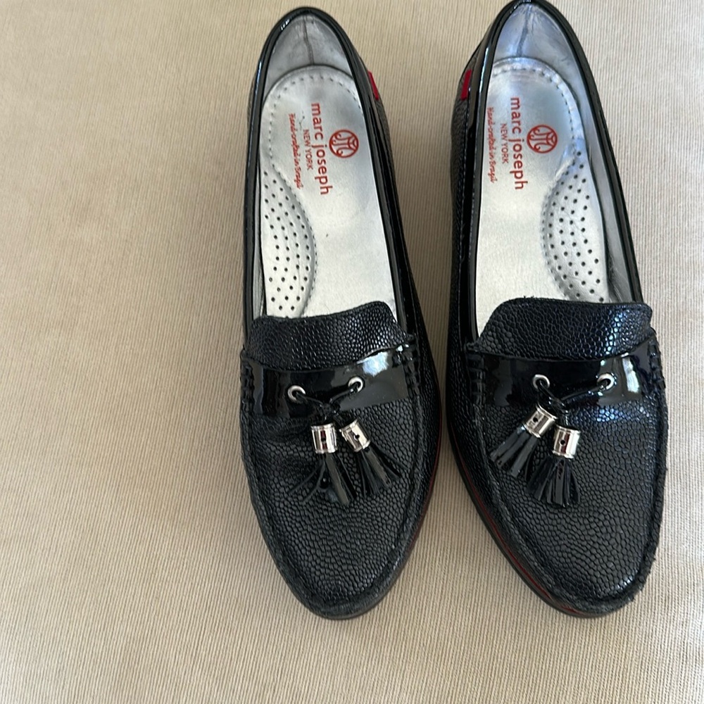 Like new, blue grain, tasseled loafer